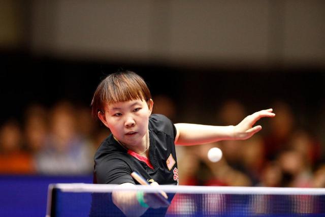 随着乒乓球